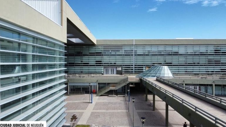 La audiencia donde se ordenó que se investigue la causa de abuso infantil se concretó el lunes. La audiencia donde se ordenó que se investigue la causa de abuso infantil se concretó el lunes.