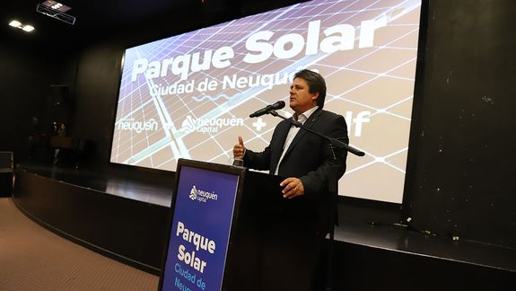 Mariano Gaido encabezó la presentación del parque solar de la ciudad / Foto