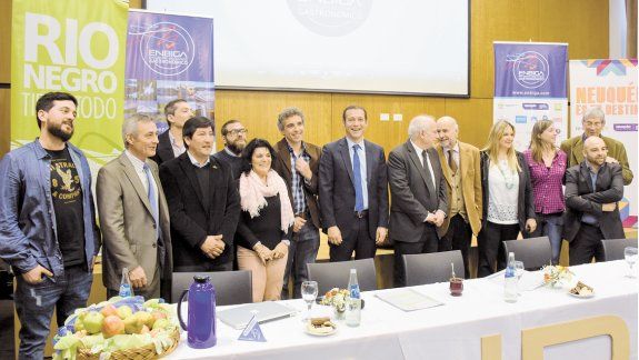 El gobernador Omar Gutiérrez, junto a autoridades rionegrinas y de Chile, encabezó la presentación del Enbiga, que se realizará del 19 al 28 de agosto.&nbsp;