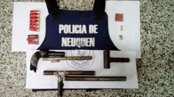 Las tumberas y cartuchos que secuestraron en la casa de Limoncito. Las tumberas y cartuchos que secuestraron en la casa de Limoncito.