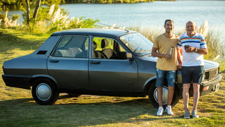 Alberto López y Gonzalo Gorocito_ la historia del Renault 12 más famoso del país. Foto: gentileza Gonzalo Gorocito.