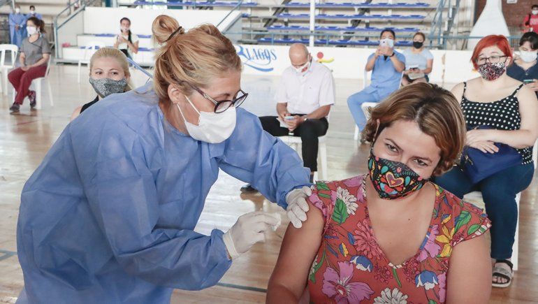 Turnos para vacunarse se pedirán por una app en Río Negro