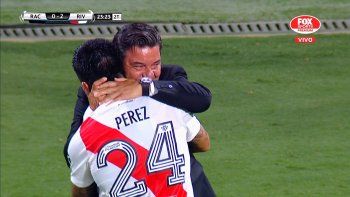 enzo perez, la figura de river a los abrazos con gallardo enzo perez, la figura de river a los abrazos con gallardo