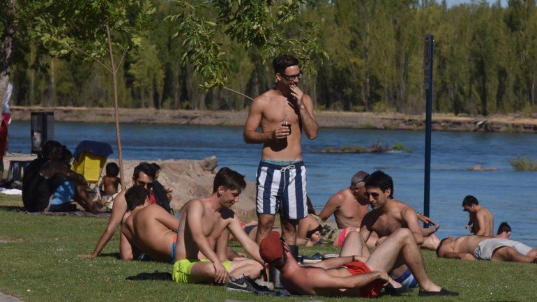 Los neuquinos disfrutaron de los balnearios en el comienzo del año