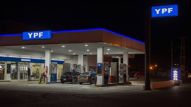 YPF es una de las mayores empresas de la Argentina y una de las petroleras más grandes de la región. YPF es una de las mayores empresas de la Argentina y una de las petroleras más grandes de la región.