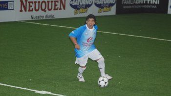 las emotivas visitas de maradona a neuquen las emotivas visitas de maradona a neuquen