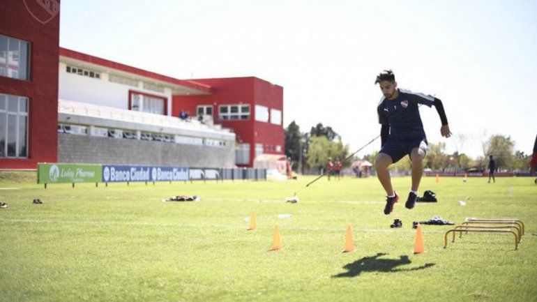 El delantero se recuperó de una&nbsp; distensión y será titular.