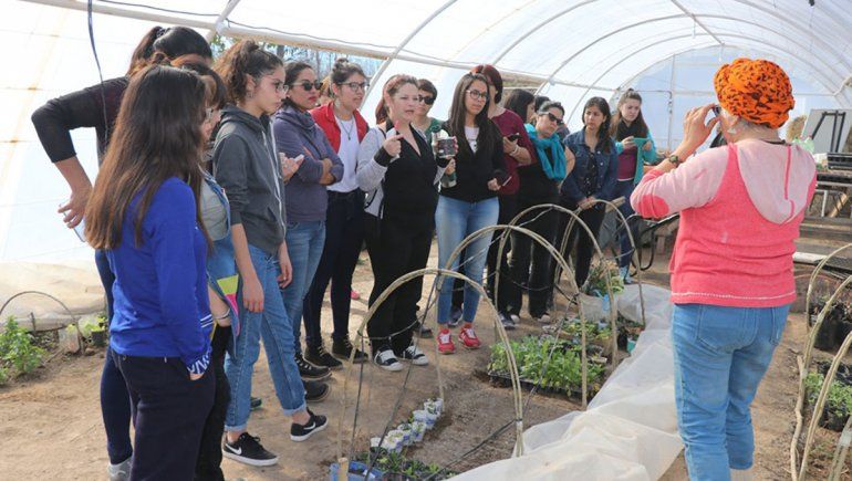 Capacitaron a alumnos en siembra de semillas para forestación
