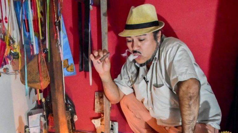 El Brujo Atahualpa no vende humo.
