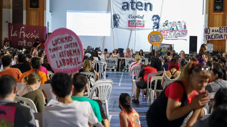 Descontaron y devolverán el día de paro a docentes: qué dijo ATEN | LM Neuquen Descontaron y devolverán el día de paro a docentes: qué dijo ATEN