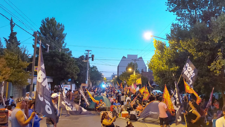 Piquete de organizaciones sociales duró once horas