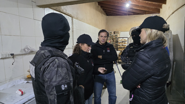 Secuestraron más de tres millones de pesos, drogas y armas tras múltiples allanamientos