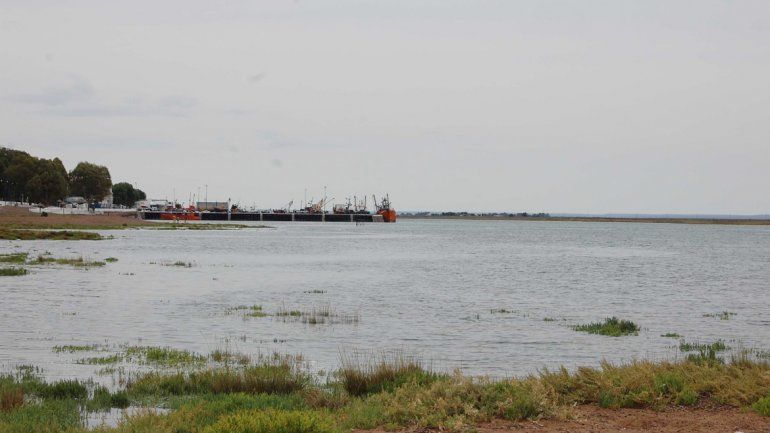 El panorama se transforma todos los días por el comportamiento del mar. A los turistas les llama la atención.