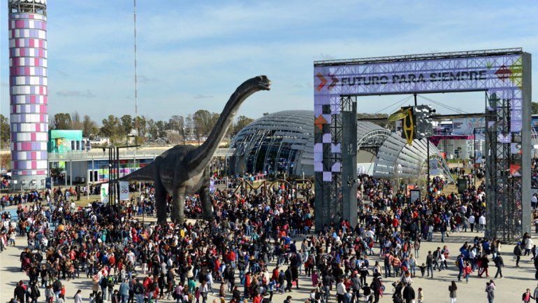 La Oficina Anticorrupción apuntó contra el ministerio de Defensa K.