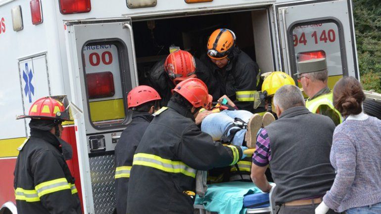Dos heridos al despistarse una camioneta en la Ruta 40