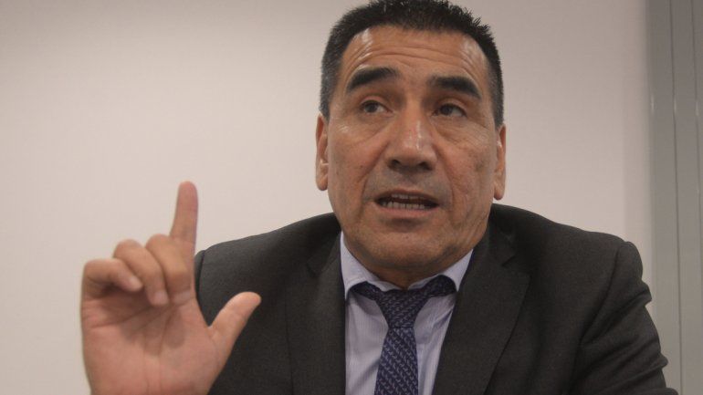 El parlamentario del Mercosur dará a conocer el equipo para la capital.