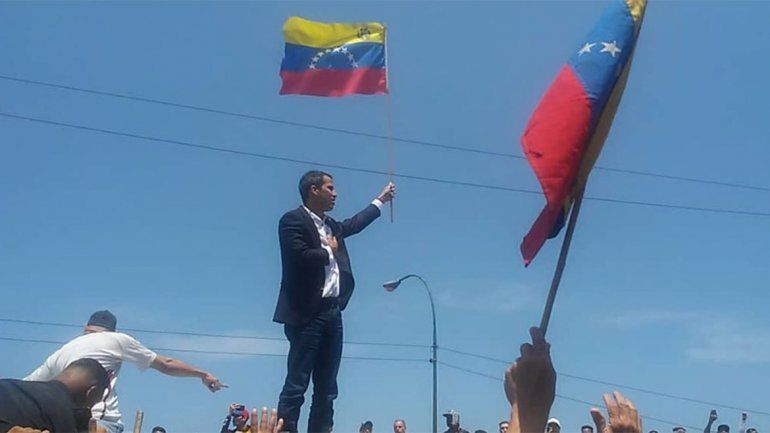 Guaidó volvió a Venezuela y convocó a una marcha multitudinaria