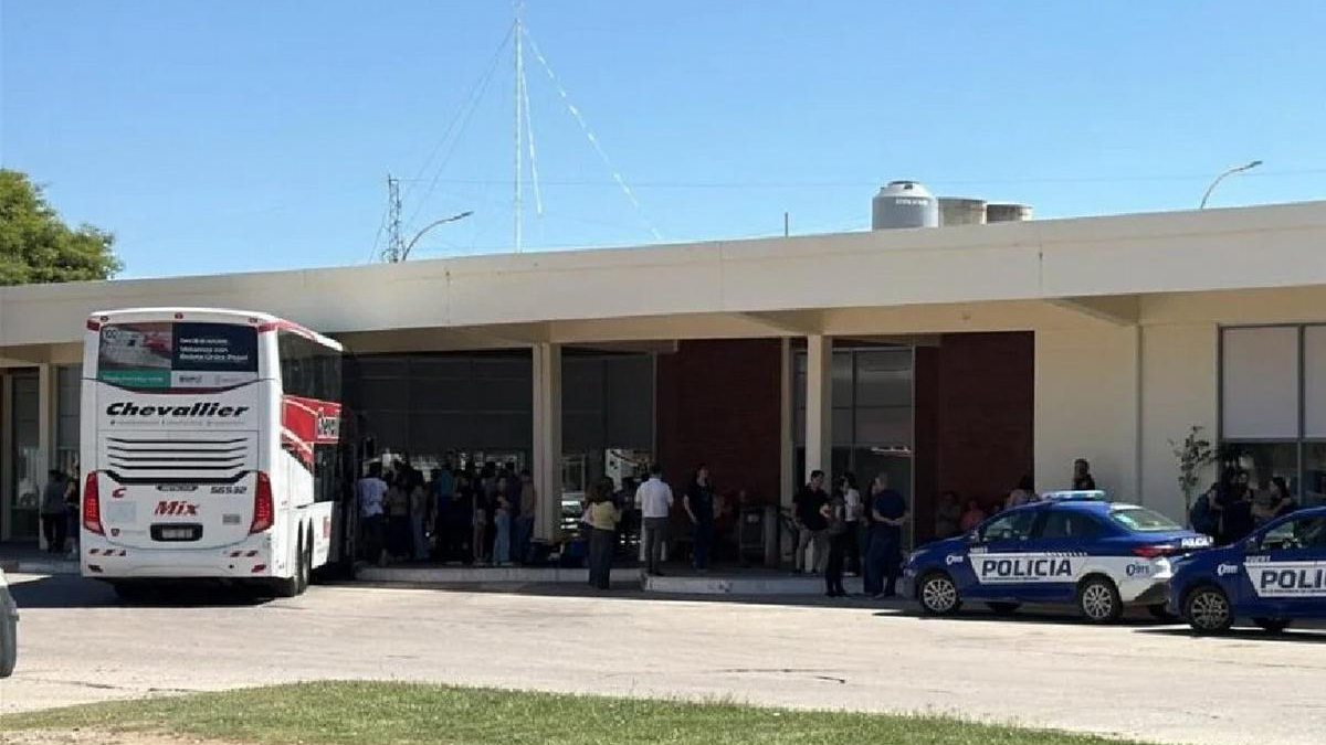 Insólito: el chofer de un viaje de egresados dio positivo de ...