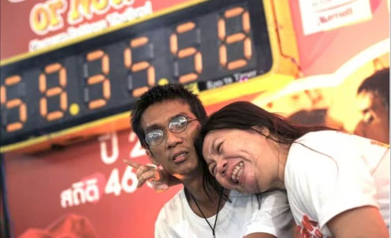 En 2013, una pareja tailandesa rompió un récord histórico que le dio origen al Día Internacional del Beso. Su beso de 58 horas transformó un simple gesto en una festividad mundial celebrada cada 13 de abril.jpg