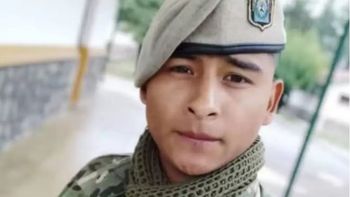 El soldado Alejandro Tolaba, de 20 años, fue asesinado a puñaladas a la salida de un boliche en Abra Pampa durante una celebración de carnaval. El soldado Alejandro Tolaba, de 20 años, fue asesinado a puñaladas a la salida de un boliche en Abra Pampa durante una celebración de carnaval.