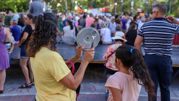 Los vecinos de Neuquén se concentraron frente al municipio para reclamar.&nbsp;