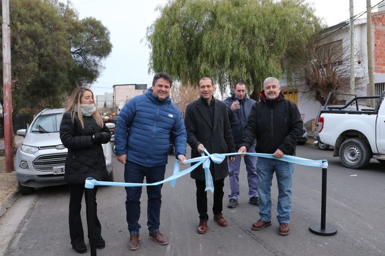Gaido y Gutiérrez inauguraron la obra de repavimentación de la calle Juan B. Justo 