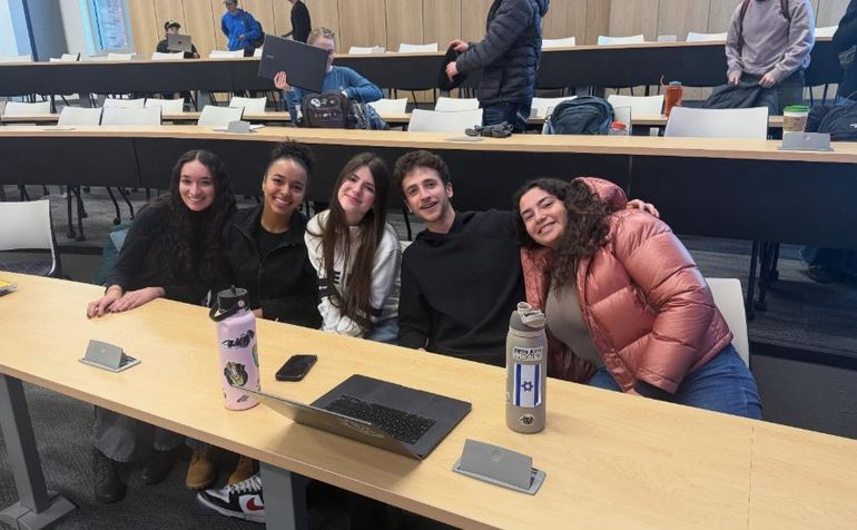 Luján Leal de Ibarra es de Chubut y estudia en la Universidad de Colorado. Luján Leal de Ibarra es de Chubut y estudia en la Universidad de Colorado.