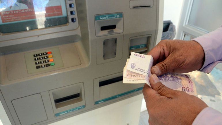 Mañana comienza el pago de sueldos para los empleados de la provincia