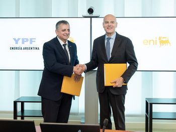 ypf suma a la italiana eni al proyecto de gnl