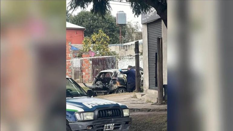 Los hombres fueron ejecutados primero y luego colocados en el auto que fue incendiado.