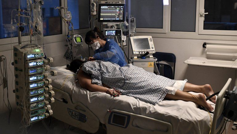 Francia con récord de casos: más de 200 mil contagios en un día obligan endurecer las restricciones