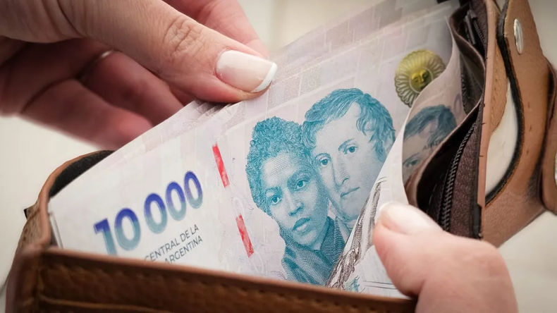 Créditos para AUH y JUBILADOS: cómo pedir $600.000 y que se acrediten en el acto