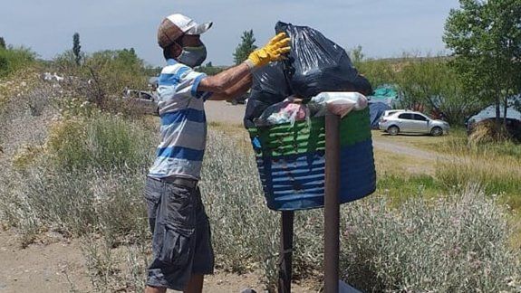 Sacaron toneladas de basura de la costa del río en Plottier