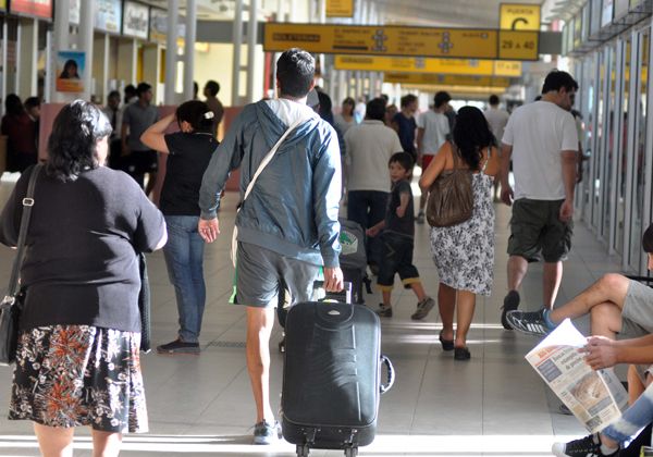 Las consultoras especializadas recomiendan adquirir los boletos aéreos en determinados días de la semana y, además, efectuar la compra en rangos horarios específicos. Las consultoras especializadas recomiendan adquirir los boletos aéreos en determinados días de la semana y, además, efectuar la compra en rangos horarios específicos.