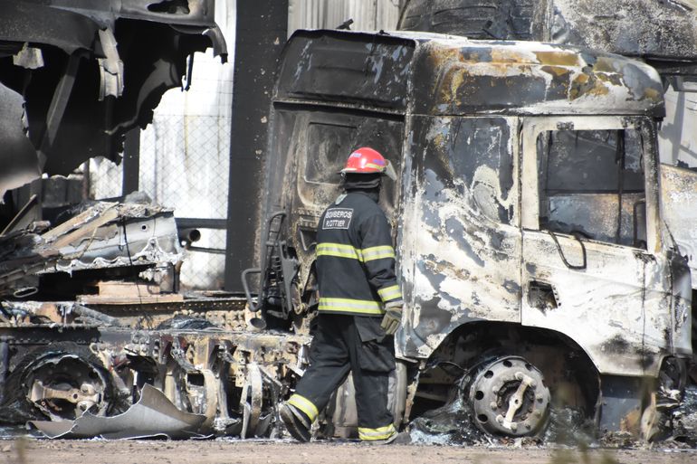 Explosión en la refinería: las válvulas de los tanques en la mira