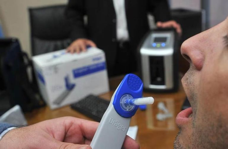 El test de drogras buscará restos de cocaína, marihuana, anfetaminas y otras sustancias ilegales en cantidades excesivas. El costo del mismo, que ronda los $40.000.