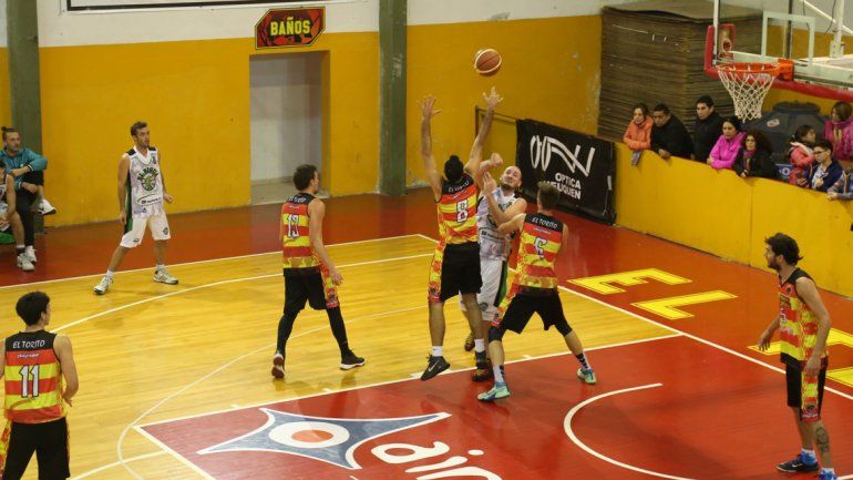 Español apabulló a El Biguá en su estreno en el Torneo Integración.