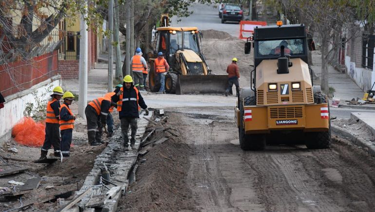Más obras de asfalto para la ciudad de Neuquén / Foto Prensa Municipio