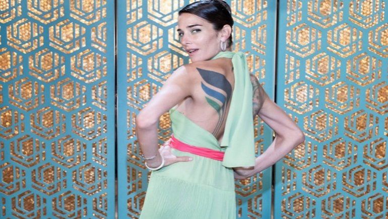 Juana Viale en La Noche de Mirtha durante el homenaje a Diego Armando Maradona.