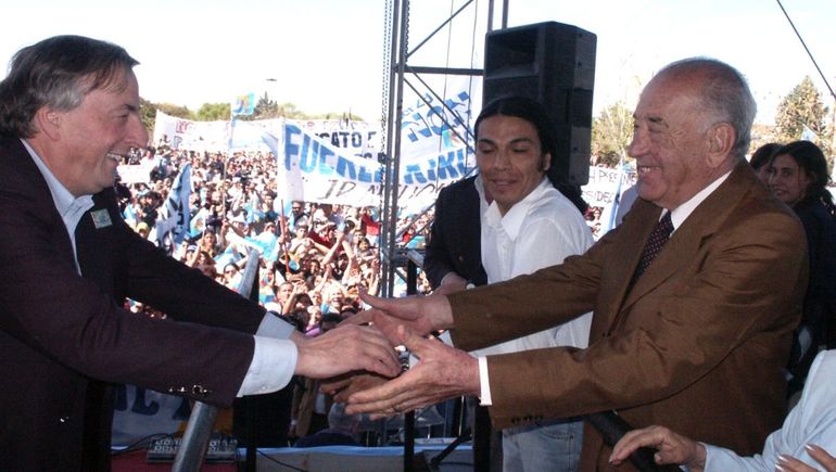 Néstor Kirchner, Felip Sapag y Jesús Escobar en Zapala. Néstor Kirchner, Felip Sapag y Jesús Escobar en Zapala.