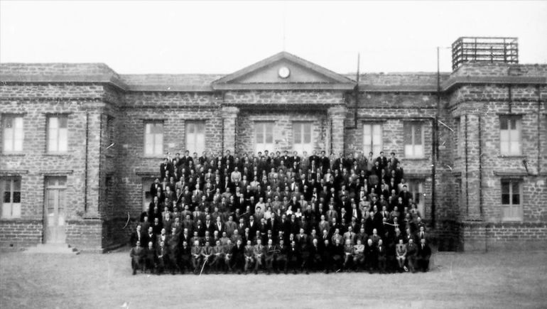 La histórica sede central de YPF en Comodoro Rivadavia, el lugar que eligió el gobernador Ignacio Torres para hacer su anuncio. La histórica sede central de YPF en Comodoro Rivadavia, el lugar que eligió el gobernador Ignacio Torres para hacer su anuncio.