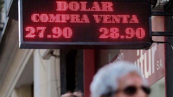La demanda no cesó y el dólar se acercó a los $ 29