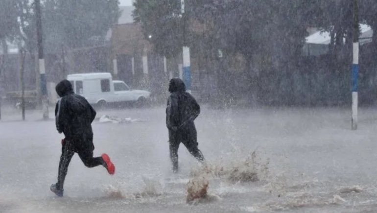 Vuelve el viento a Neuquén y hay alerta amarilla por lluvia: la zona más afectada