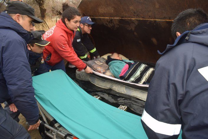 Dramático rescate de una abuela de 91 años en medio del temporal