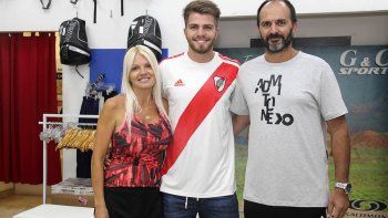 es un premio para eze este debut en river y un dia emocionante para toda la familia es un premio para eze este debut en river y un dia emocionante para toda la familia