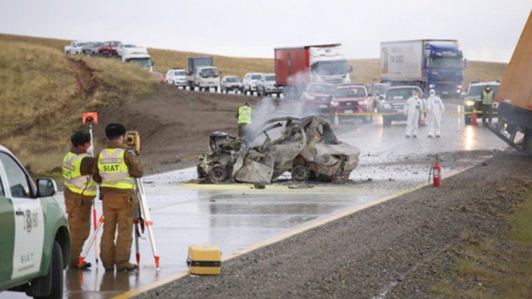 Un piloto de avión y su familia mueren calcinados en choque frontal en Chile