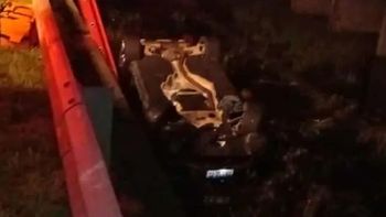 Su vehículo cayó a un zanjón al costado de la ruta 2. Su vehículo cayó a un zanjón al costado de la ruta 2.