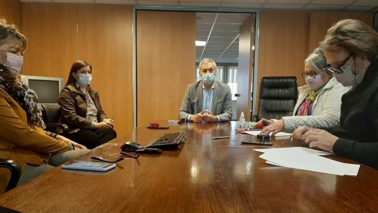 Gobierno y ATEN firmaron el acta por el aumento del 53%