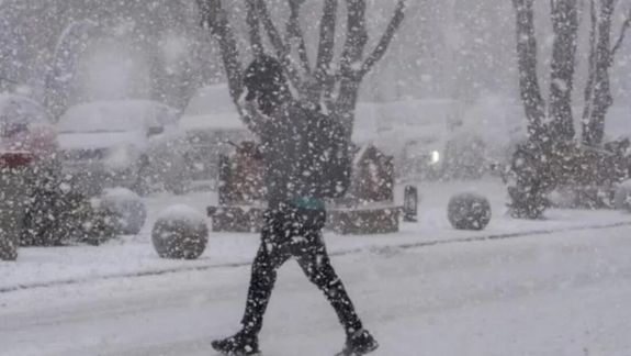 Alerta por frío extremo, viento de más de 90 km/h y fuertes nevadas.