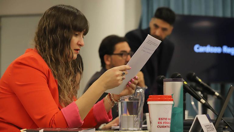 La defensora oficial Carolina Johansen tuvo una activa participación en los debates y contrainterrogatorios con los testigos. La defensora oficial Carolina Johansen tuvo una activa participación en los debates y contrainterrogatorios con los testigos.